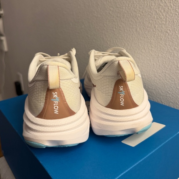 Hoka Skyflow - Picture 9 of 10